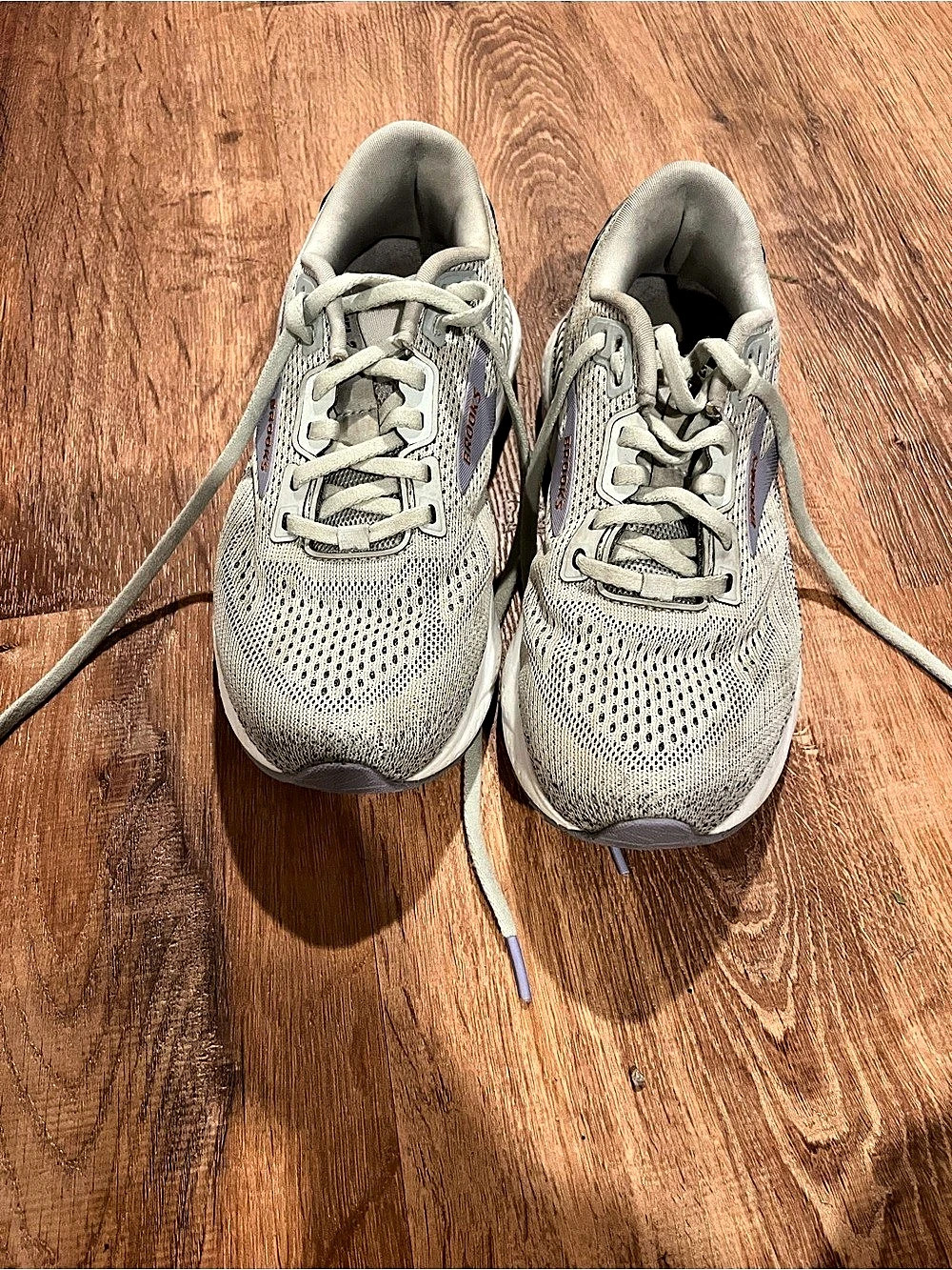 Brooks Ariel GTS walking/running shoes